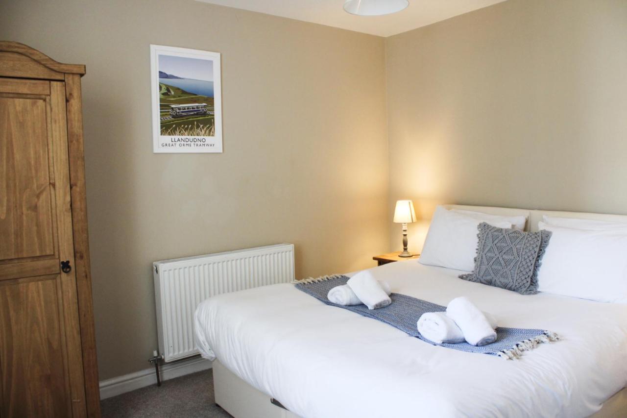 The Clifton Holiday Apartment Llandudno Centre Esterno foto